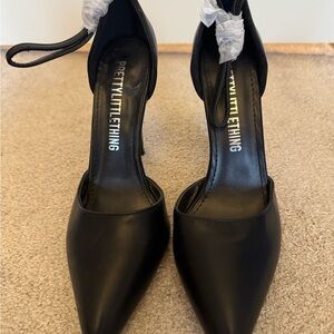 PrettyLittleThing Black Pointed Heels
